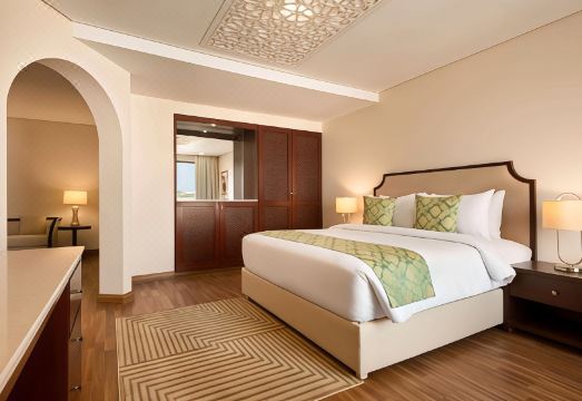 라마다 바이 윈덤 라호어 굴버그 II