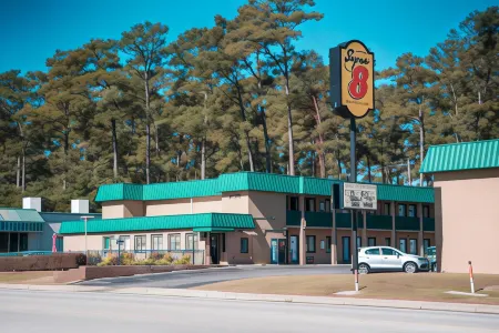 Super 8 by Wyndham Columbia SC / Ft. Jackson