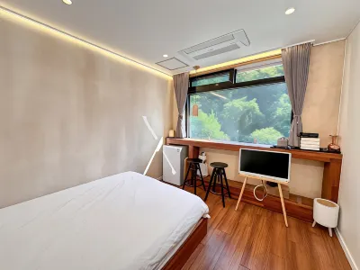 Sokcho Floating Whale Seorak Dojeok Waterfall Stay