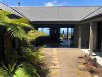 Orokawa Bay Retreat Отели рядом с достопримечательностью «Spikes Bricks And Models»