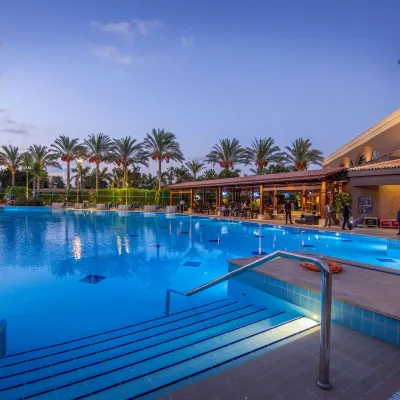 هيلتون الإسكندرية كينجز رانش Hotels near Helio Beach Mosque