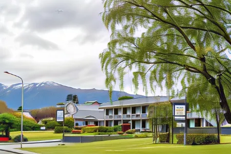 Lakeside Motel & Apartments
