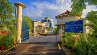 Hotel Central Plaza Hotels near Gayatri Mandir
