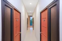 The Colins Hotel Hotels in Sambikerep