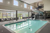 Home Inn & Suites Yorkton - Pools