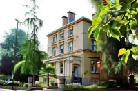 Victoria Square Hotel Clifton Village - pet friendly