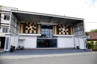 Rich Guesthouse - 2-Star