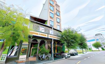 Emerald Ocean Hotel