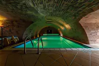 Chateau Zbiroh - piscina