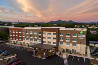 Holiday Inn Express & Suites ROANOKE – CIVIC CENTER by IHG - 3-Star