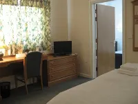 Hazelwood House Hotels in Bridgend