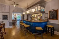 La Collinette Hotel, Cottages & Apartments - Quầy bar