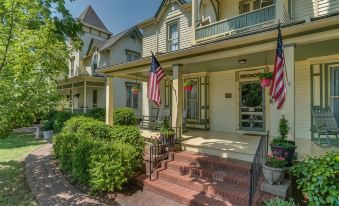 Carrier Houses Bed & Breakfast