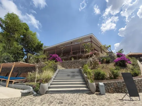 Marina Del Ray Hotels in Gili Asahan