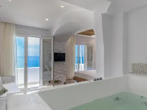 Cyano Suites