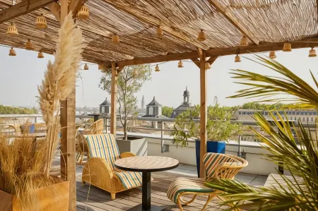 Hotel Indigo Bordeaux Centre Chartrons Отели рядом с достопримечательностью «Palais Gallien»