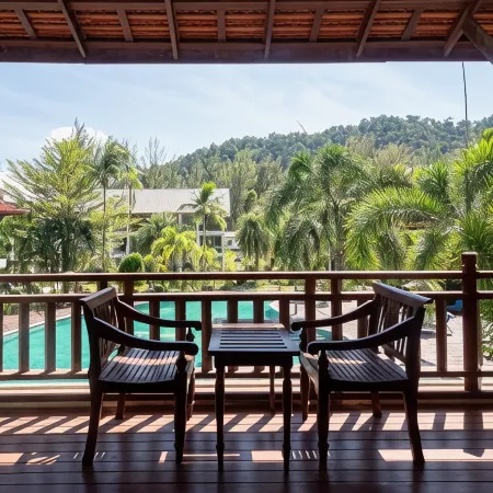 Royal Lanta Resort & Spa
