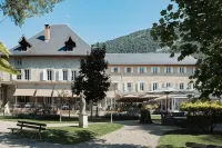 Château des Comtes de Challes Hotels in Allevard
