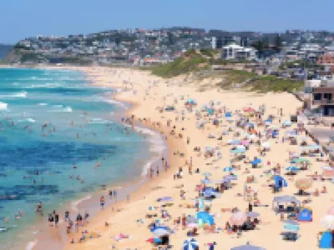 Beautiful Bar Beach - stay 300m to Sand & Surf. Walk to Cafes & Restaurants. Hotels in Merewether