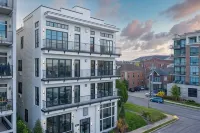 121 Hotel by AvantStay Modern Comfort in Nashville's West End Hotels near The Parthenon