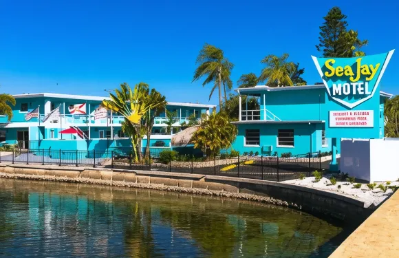 Sea Jay汽車旅館和遊艇碼頭