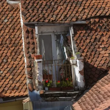 Main Square Apartments & More