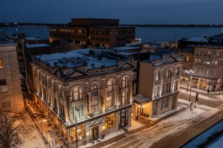 Hotel Oui Go! Отели рядом с достопримечательностью «Парк Сарсель»