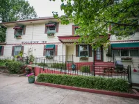 Woodstock Inn Bed & Breakfast Hotels in Blue Township