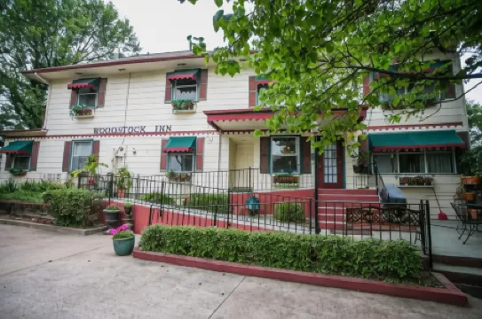 Woodstock Inn Bed & Breakfast