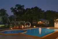 White Feather Resort Kauncha - Pools