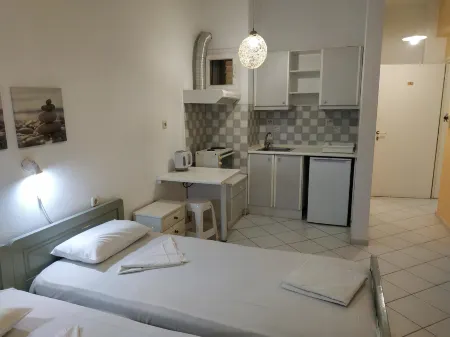 Renia Studios -Studio for 2 Pers with a Swimming Pool.