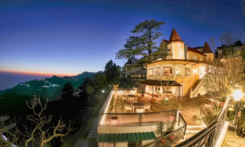 WelcomHeritage Kasmanda Palace