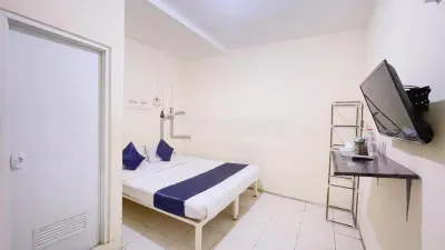 Eden Residence by NamRoom Hotell i Curug