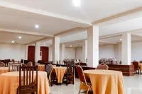 RedDoorz Plus at Hotel Lestari Karema Mamuju Hotels in Mamuju Sub-District