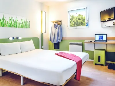 ibis budget Valenciennes Petite-Forêt Hôtels à : Aubry-du-Hainaut