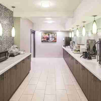 La Quinta Inn & Suites by Wyndham Milledgeville Dining/Meeting Rooms
