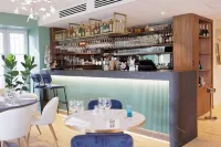 L'Esplanade Hôtel Restaurant Bar à Vin Hotels in Port-Saint-Pere
