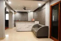 Hotel Lal's Plaza