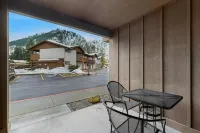 Icicle Village Resort - Mountain view