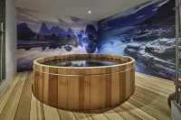 Kyriad Prestige Lyon Est - Saint Priest Eurexpo Hotel and Spa - Romantic