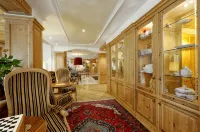 Boutique Hotel Diana فنادق في Pinzolo