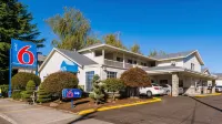Motel 6 Portland, or  Mall 205 Hotels near Wahclella Falls