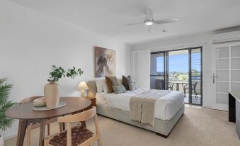 Riverside Apartments & Hotel
