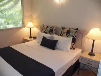 Palm Cove Tropic Apartments