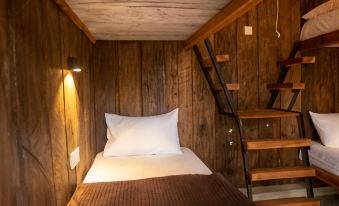 Funk Bunks - Sigiriya