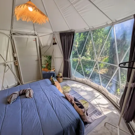 Vanara Bungalows Отели рядом с достопримечательностью «Бан Банг Бао»