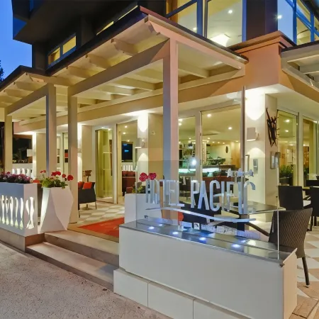 Hotel Pacific