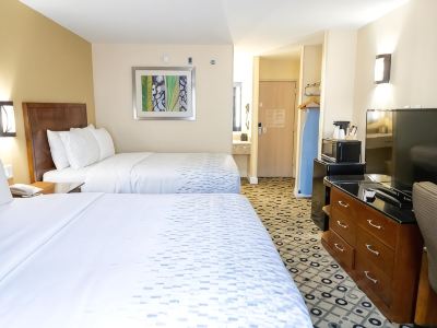 Days Inn by Wyndham College Park Atlanta Airport South