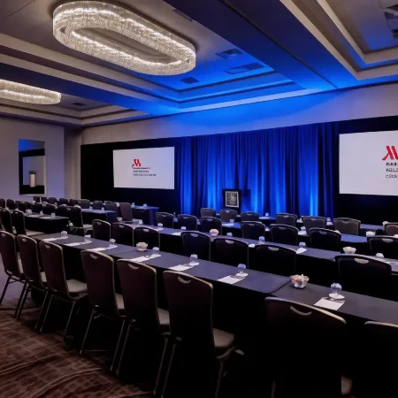 Marriott Melville Long Island Отели в г. Плейнвью