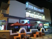 Gamalama Indah Hotel 파킹 에어리어 펠라부한 세무트 주변 호텔